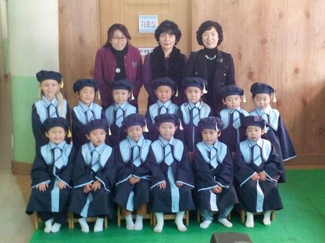 .Kindergarten Graduation~ South Korea 2013-2014. Elementary School Graduation, Korean Stuff, Kindergarten Graduation, Korean Wave, School Graduation, Beautiful Country, Graduate School, North Korea, Elementary School