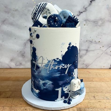 Blue Themed Cake, Boys 16th Birthday Cake, Boys 18th Birthday Cake, 40th Birthday Cakes For Men, Royal Blue Cake, Cake Design For Men, Blue Birthday Cakes, 18th Cake, White Birthday Cakes