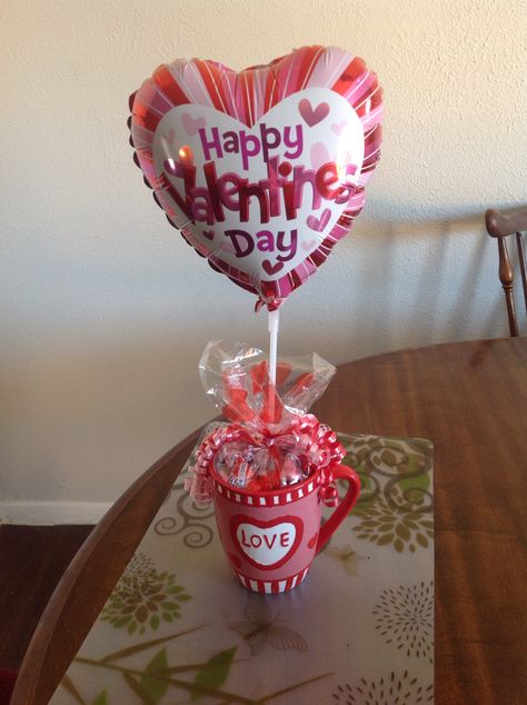 Valentine’s Day Fundraiser Ideas, Tazas San Valentin Ideas, Valentines Day Cups, Valentines Ideas For Her, Valentine Gifts For Him, Boyfriend Valentines Day, Aesthetic Valentines, Valentines Day Aesthetic, Flowers For Valentines Day