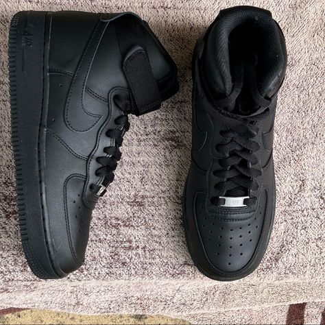 Air Force 1 Noir, Black Nike High Tops, Nike Shoes Photo, Zapatillas Nike Air Force, Black Air Force 1, All Black Nikes, Black Nike Sneakers, Nike Air Force 1 High, Black Nike Shoes