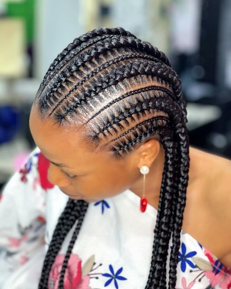 Braids Lines Hairstyles, All Back Hairstyle, Cornrow Hairstyle, Cornrows Natural Hair, Cornrows Braids For Black Women, Hairstyles For Ladies, Braided Hairstyles For Black Women Cornrows, Feed In Braids Hairstyles, African Hair Braiding Styles