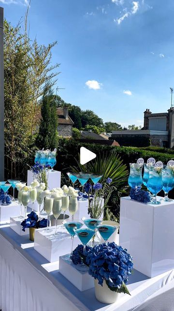 𝐌 𝐎 ☾ 𝐍 𝐋 𝐈 𝐆 𝐇 𝐓    𝐁 𝐀 𝐑 on Instagram: "What a wonderful world 💙

Contact us to have us for your event ☁️

#cocktail #cocktailbar #cocktaildress #mocktail #mocktailsandcocktails #cocktailporn #cocktailtime #bluecocktail #cocktailbleu #mocktailbleu #bluemocktail #buffet #welcomedrink #vindhonneur #cocktailanniversaire #anniversary #support #supportbuffet #presentoir #presentoirbuffet #presentoircocktail #barman #parisbar #pariscocktailweek #pariscocktails" Cocktail Station Party, Elegant Cocktail Party, Boat Bar, Paris Bars, Cocktail Station, Cocktail Party Decor, Cocktail Decoration, Drink Display, Catering Display