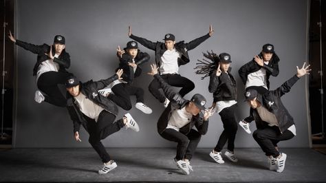 Ensemble Costumes - Dance Crew Research Hip Hop Dance Photography, Dance Crew Outfits, Hip Hop Dance Team, Street Dance Outfit, Hip Hop Dance Outfits, Dance Style Outfits, Dance Costumes Hip Hop, Dance Crew, Dance Picture Poses