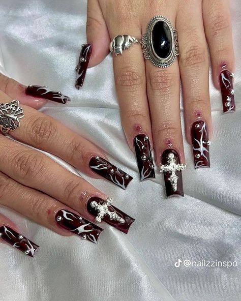 Brown Y2k Nails, White Y2k Nails, Black Y2k Nails, Chunky Nails, Bedazzled Nails, Black Gold Nails, Black White Nails, Punk Nails, Goth Nails