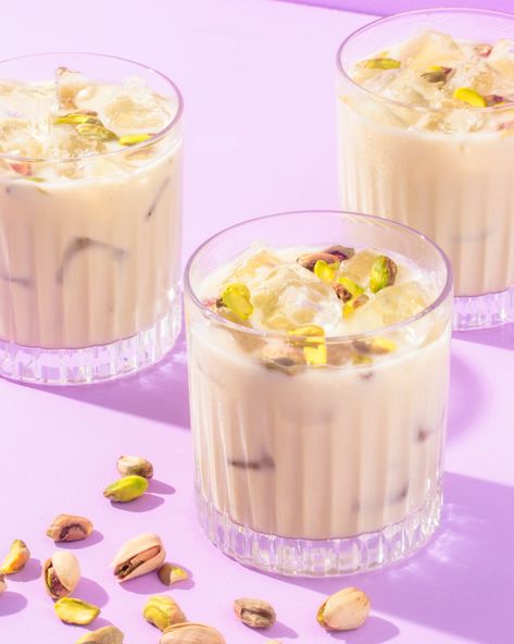 How To Make The Best Pistachio Horchata Pistachio Horchata, Horchata Flavors, Red Chicken Pozole, Pistachio Drink, Calming Teas, Mexican Beverages, Hominy Stew, Red Pozole, Stew With Chicken