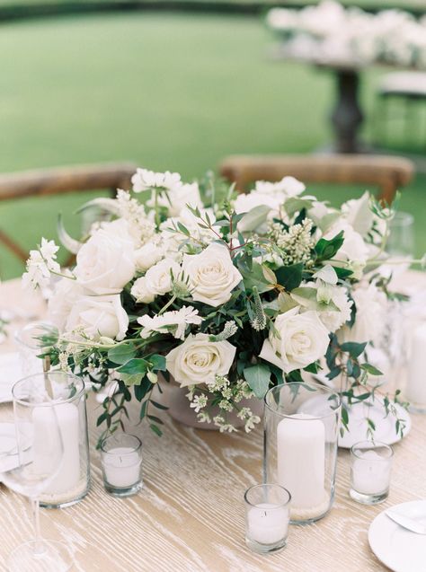 Garden Rose Table Arrangement, Ivory Roses Centerpieces, White Wedding Centerpieces With Greenery, White And Greenery Wedding Centerpieces Round Table, Round Greenery Centerpiece, White Garden Rose Centerpiece, White Wedding Centerpieces Round Table, Floral Centrepiece Wedding Round Table, White Rose Flower Arrangements