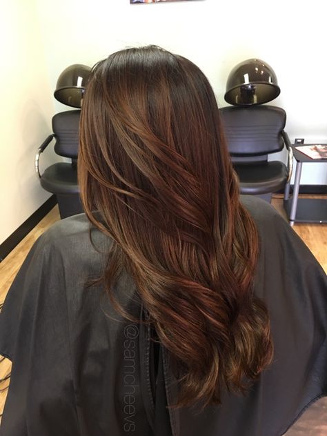 Rich chocolate brown hair with highlights for dark hair types // shadow root // long hair long layers Chocolate Brown Hair With Highlights, Highlights For Dark Hair, Rich Chocolate Brown Hair, Coffee Brown Hair, Root Shadow, Baylage Hair, Chelsea Houska, Haircuts Long, Brown Hair Shades