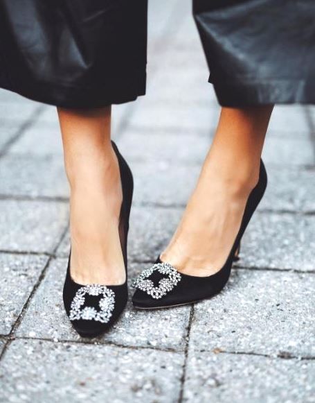 Manolo Blahnik 'Hangisi' pumps  |  pinterest: @Blancazh Glam Shoes, Outfit Designer, Manolo Blahnik Hangisi, Trendy Heels, Manolo Blahnik Heels, Jimmy Choo Heels, Designer High Heels, Heels Classy, Manolo Blahnik Shoes