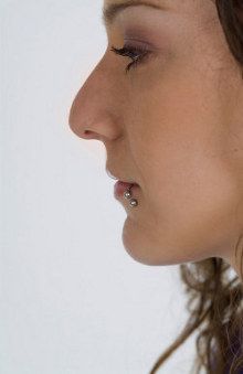 http://www.buzzle.com/articles/different-types-of-noses.html Different Types Of Noses, Types Of Noses, Anatomy Of The Face, Human Nose, Nose Reference, Nose Types, Homemade Garden Decorations, Human Anatomy Reference, Curved Nose