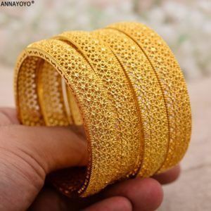 Arab Jewelry, Dubai Gold Bangles, Gold Kangan, Dubai Gold Jewelry, Gold Bangles Indian, Kids Bracelet, Gold Bangles For Women, Gold Bangle Set, Bracelets Design