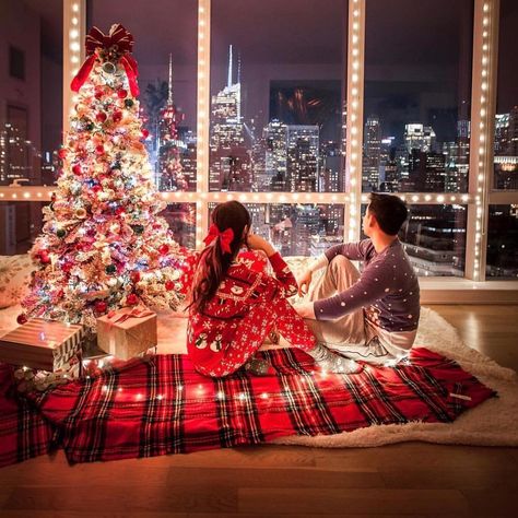 Christmas Instagram Pictures, Christmas Couple Photos, Christmas Couple Pictures, Xmas Couple, First Day Of Winter, Matching Christmas Pajamas, Merry Christmas Images, Fun Christmas Decorations, Christmas Feeling