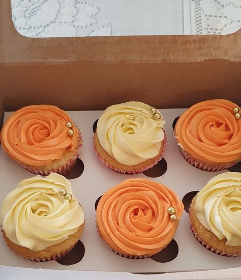 Peach and white elegant cupcakes Orange Colored Cupcakes, Cutie Themed Cupcakes, Orange And Yellow Cupcakes, One Sweet Peach Cupcakes, Peach Colored Cupcakes, Orange And White Cupcakes, Orange Theme Cupcakes, Peach Color Cupcakes, One Sweet Peach Birthday Food