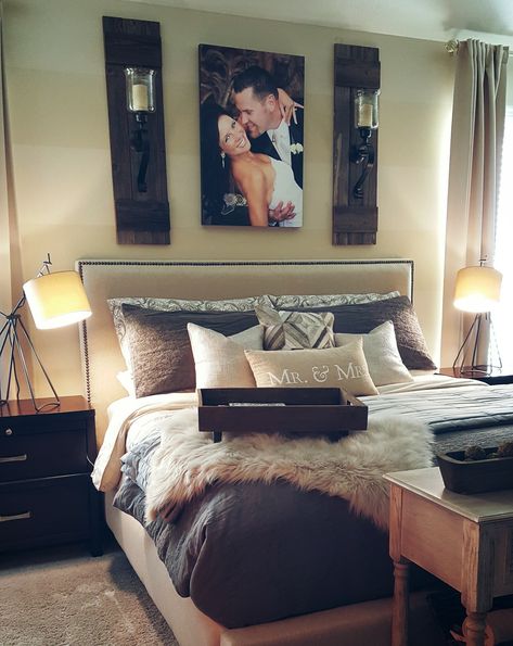 Husband Wife Room Ideas, Room Ideas Husband And Wife, Room Ideas For Husband And Wife, Small Couples Bedrooms, Apartment Ideas Couples, His And Her Bedroom Ideas Couple Decor, Married Couple Bedroom Design, Married Couple Bedroom Decor Ideas, Husband And Wife Room Ideas Master Bedrooms