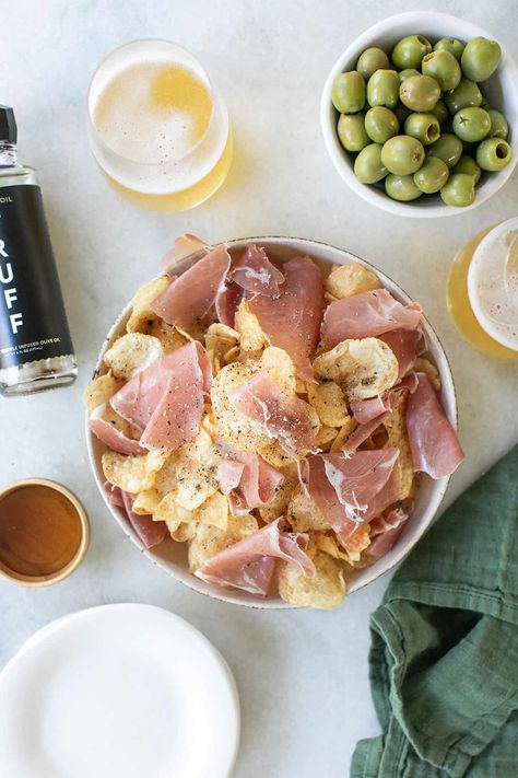 Salty Snack Recipes, Truffle Potato Chips, Prosciutto Appetizer, Truffle Chips, Best Nacho Recipe, Roasted Fennel, Prosciutto Crudo, Crispy Cheese, Truffle Oil