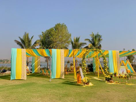 Haldi Theme, Mehendi Event, Haldi Ceremony Decorations, Haldi Decoration, Mandir Decoration, Haldi Decor, Sunflower Theme, Tent Decorations, Wedding Mandap