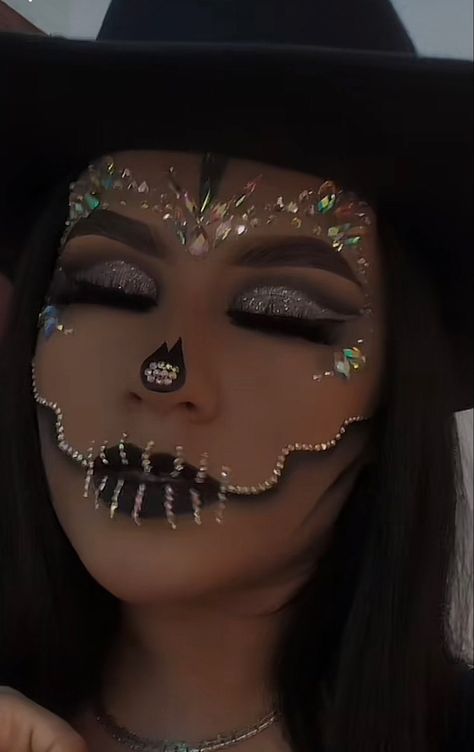 Catrina Makeup With Gems, Catrina Costume Ideas, Skeleton Makeup With Gems, Catrina Face Makeup, Halloween Disfraz Mujer Ideas, Outfits Catrina, Catrina Outfit, Maquillaje De Payaso Mujer, Costume For Work