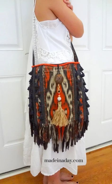 Diy Jersey, Make A Tassel, Bag Tassels, Look Hippie Chic, Simple Purse, Knit Fringe, Purse Design, Look Boho Chic, Boho Clutch