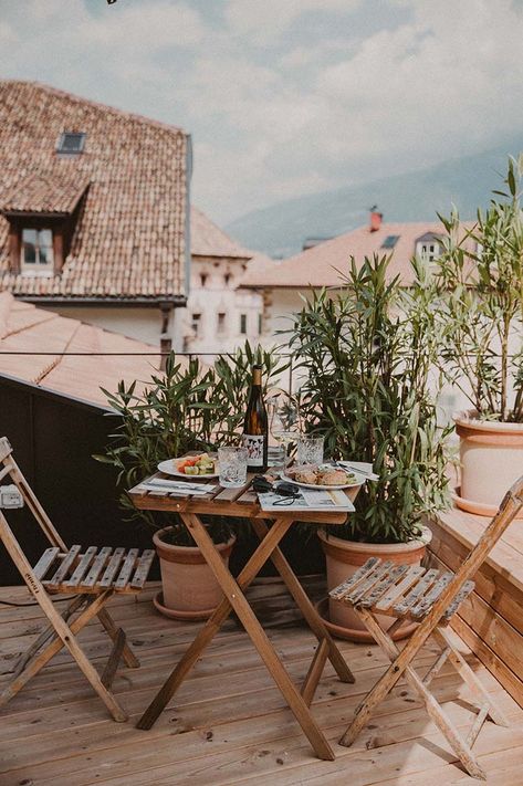 1477 Reichhalter is a South Tyrol boutique hotel connected to its history Balcony Ideas Apartment Outdoor, Balkon Design, Patio Inspiration, Small Greenhouse, Small Balcony Decor, Apartment Style, Design Hotel, Balcony Design, Apartment Balconies