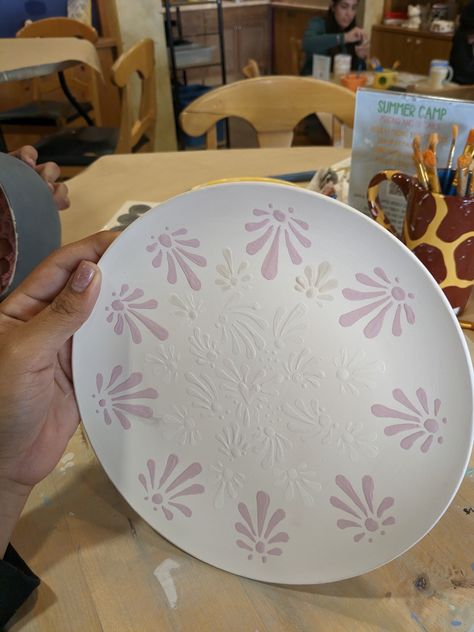 Summer Date Idea | pottery painting | crafty date idea Pottery Painting Ideas Couples, Pottery Date, Pottery Painting Ideas, Pottery Inspo, Color Me Mine, Date Idea, Keramik Design, Summer Dates, Pottery Painting