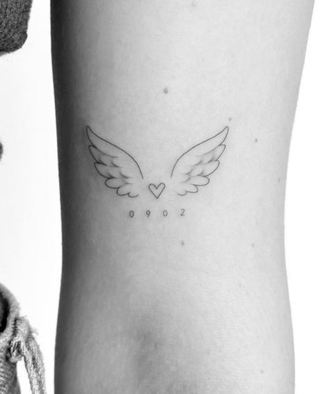 Fine Line Memorial Tattoo Ideas, Star Memorial Tattoo, Miscarried Baby Tattoo, Angel Wing Wrist Tattoo, Angle Wing Tattoos, Lea Tattoo, Angel Wing Tattoos, Simple Unique Tattoos, Memorial Tattoos Mom