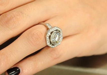 beautiful engagement ring Nicole Richie Engagement Ring, Fantasy Rings, Joel Madden, Wedding Rings Emerald Cut, Deco Rings, Neil Lane, Ring Inspiration, Round Engagement, Floral Engagement Ring