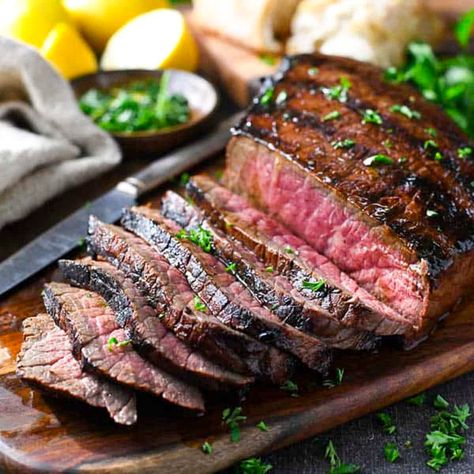 London Broil Marinade (Grill or Oven) - The Seasoned Mom London Broil Marinade, Cooking London Broil, London Broil Recipes, The Seasoned Mom, London Broil, Compound Butter, Marinade Recipes, Skirt Steak, Elegant Dinner