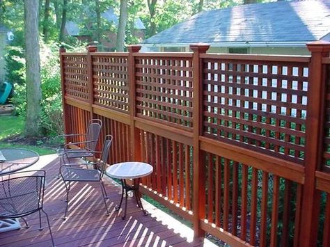 17 Creative Ideas For Privacy Screen In Your Yard Lattice Privacy Screen, Privacy Screen Deck, Small Pergola, Screened In Deck, Deck Privacy, Pergola Diy, Patio Privacy, Backyard Privacy, Privacy Fences