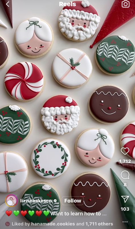 Christmas Sugar Cookie Designs, Christmas Cookie Icing, Royal Icing Christmas Cookies, Holiday Cookies Decorated, Decorated Christmas Cookies, Christmas Sugar Cookies Decorated, Gingerbread Cookies Decorated, Cute Christmas Cookies, Royal Iced Cookies