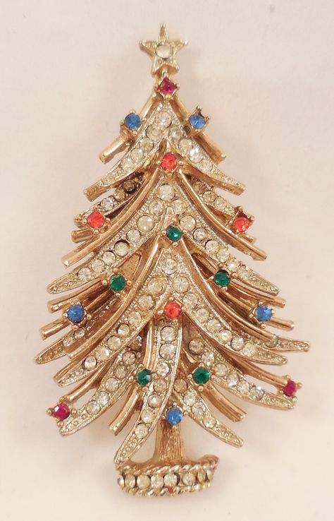 Vintage ART Christmas Tree Pin.  ART jewelry, owned by Arthur Pepper, was in business from approximately 1950 – 1980. Jewelry Trees, Everything Christmas, Holiday Friends, Art Christmas Tree, Christmas Brooches, Jeweled Christmas Trees, Christmas Bling, Eyes Smile, Tacky Christmas