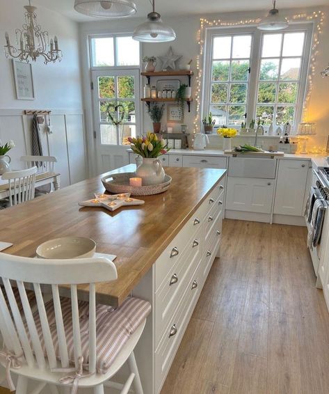 Provance Kitchens, Modern Coastal Kitchen, Coastal Kitchen Decor, Cottage Kitchens, Coastal Kitchen, Kitchen Design Decor, Farmhouse Decor Living Room, Modern Coastal, Dream House Interior