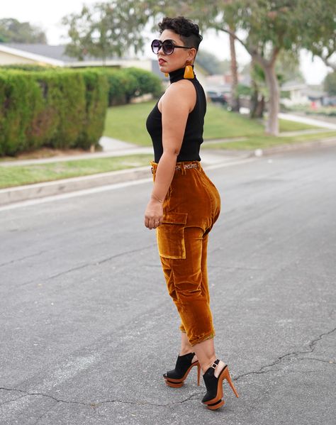 Velvet Cargo Pants, Velvet Pants Outfit, Mimi G Style, Mimi G, New Look Fashion, Older Women Fashion, Lulu Fashion, Women Fashion Edgy, Velvet Pants