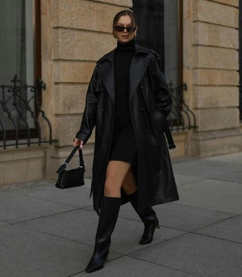 Leather Coat Outfit, Womens Leather Jacket Outfit, Black Coat Outfit, Black Leather Jacket Outfit, Trench Noir, Long Coat Outfit, Outfit Elegantes, Winter Coat Outfits, Jacket Outfit Women