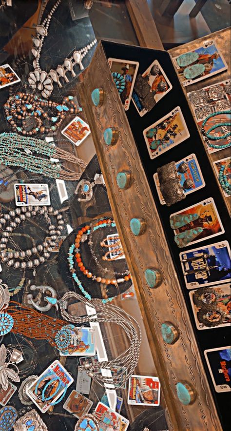 Turquoise Jewelry Display, Western Jewelry Display, Room Western, Western Jewerly, Jewelry Display Booth, Western House, Turquoise Jewelry Western, Western Ideas, Country Chic Outfits