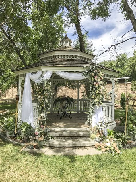 Decorated Gazebos For Weddings, Garden For Wedding, Fairytail Garden Wedding, Garden Wedding Gazebo, Romantic Gazebo Ideas, Wedding Venues Gazebo, Backyard Gazebo Wedding, Engagement Gazebo, Gazebo Ceremony Decor