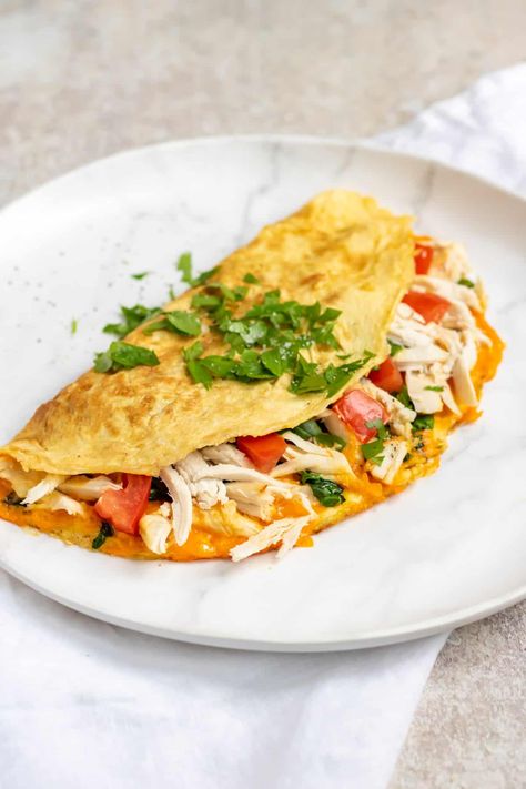 High Protein Omelette Recipe, Chicken Omelette Recipe, Easy Chicken Paprikash, Louisiana Rub, Chicken Omelette, Aesthetic Eating, Mustard Chicken Breast, Omelette Recipes, Chicken And Eggs