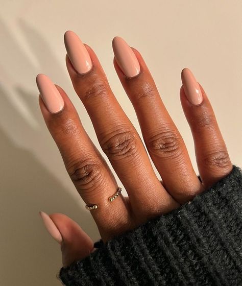 Black Women Manicure, Neutral Nails For Black Women, Nails Dark Hands, Nail Color Black Women, Manicure Black Women, Nude Nails Brown Skin, Almond Nails On Black Women, Simple Nails Black Women, Nail Colors Black Women