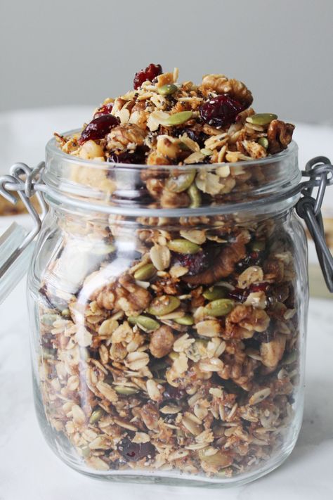 Easy Granola Recipe, Homemade Granola Healthy, Granola Recipe Healthy, Easy Granola, Granola Recipe Homemade, Granola Healthy, Granola Recipe, Lost 100 Pounds, Granola Recipes