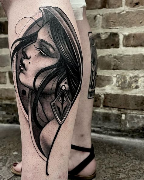 Goth Neo Traditional Tattoo, Neotrad Black And Grey, Black And Grey Neo Traditional Tattoo, Girlhead Tattoo, Neo Traditional Lady Face, Neo Traditional Tattoos Black And Grey, Neo Traditional Black And Grey, Neotraditional Tattoo Black And Grey, Traditional Tattoo Woman