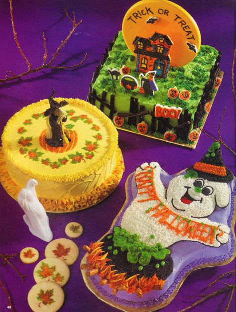 Wilton cakes 1999 Vintage Halloween Cake, Vintage Halloween Party, 90s Halloween, Halloween Baking, Wilton Cakes, Halloween Cake, Vintage Halloween Decorations, Halloween 2022, Halloween Aesthetic