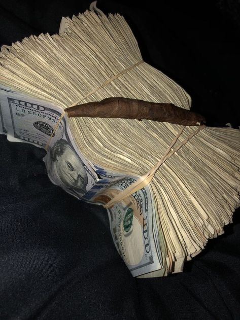 Backwoods and the trap 💰💰 | Money and happiness, Money cash, Money on my mind Skorpion Mortal Kombat, Rapper Lifestyle, Money Vision Board, Egyptian Inspired, Mo Money, Money Generator, Money Stacks, Money Pictures, Money On My Mind