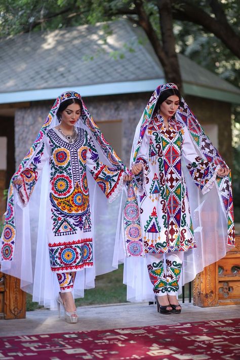 Tajik Fashion and the Challenges of Achieving an International Breakthrough - Voices On Cental Asia Tajik Clothes, Tajik Dress, Ways To Tie Scarves, Costumes Around The World, Embroidered Coat, Afghan Fashion, Afghan Clothes, Islamic Dress, Afghan Dresses