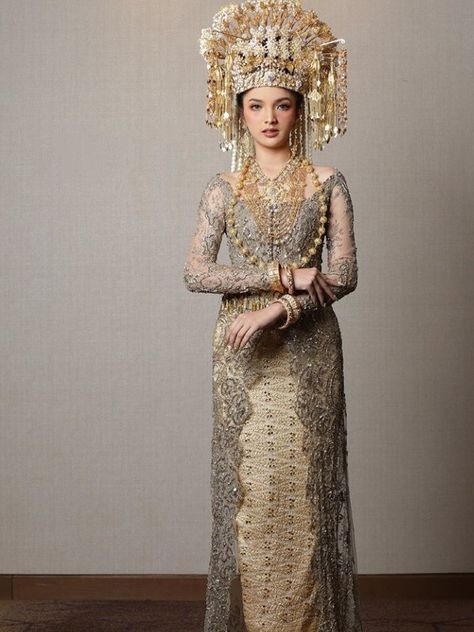 Baju Wedding, Prewedding Adat, Kebaya Wedding, Engagement Pose, Indonesian Wedding, Wedding Stage Design, Wedding Hijab, Wedding Costumes, Dream Wedding Ideas Dresses