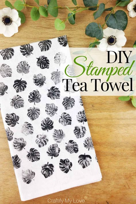 Learn how to DIY hand stamped tea towel or dish clothes. Stamping on fabric is a great way to DIY gift ideas such as a dish towel for a foodie to use for cooking or as a photo prop. #craftifymylove #stampedteatowel #howtostamponfabric #DIYdishcloth #DIYgiftidea #mothersday #christmas #foodblogger #photoprop Diy Printed Napkins, Hand Painted Tea Towels Diy, Homemade Dish Towels, Stamped Tea Towels Diy, Tea Towel Diy, Hand Stamped Tea Towels, Fabric Stamping Diy, Gems Crafts, Stamping On Fabric