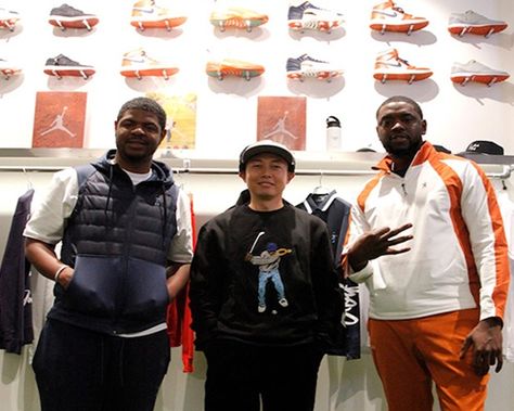 EASTSIDE GOLF EXPANDS INTO JAPAN, BRINGING A NEW VIBE TO THE GREENS https://africanamericangolfersdigest.com/eastside-golf-expands-into-japan/ Eastside Golf, Golf Logo, Classic Golf, Golf Brands, Golf Wear, Popular Sports, Streetwear Aesthetic, Create Outfits, Play Golf