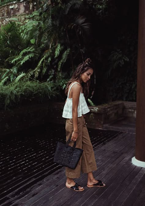 Weekend getaways street style summer 2017 outfits inspirat… | Flickr Minimalist Moda, Bali Fashion, Sincerely Jules, Mode Boho, Looks Party, Mode Inspo, Looks Style, Casual Summer Outfits, Spring Summer Outfits