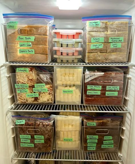 Meat Storage In Freezer, Storing Meat In Freezer, Meat Freezer Organization, Souper Cubes Ideas, Stand Up Freezer Organization, Organize Chest Freezer, Deep Freezer Organization Ideas, Top Freezer Organization, Freezer Food Prep