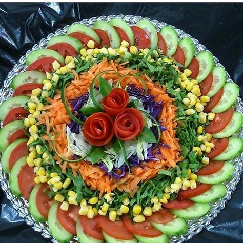 45 Followers, 1,013 Following, 0 Posts - See Instagram photos and videos from Apperrittius (@chessisagutegame) Fruit Salad Decoration, Salad Presentation, Salad Decoration Ideas, Salad Design, Indian Salads, Food Plating Techniques, Mini Burger, Decorações Com Comidas, Amazing Food Decoration