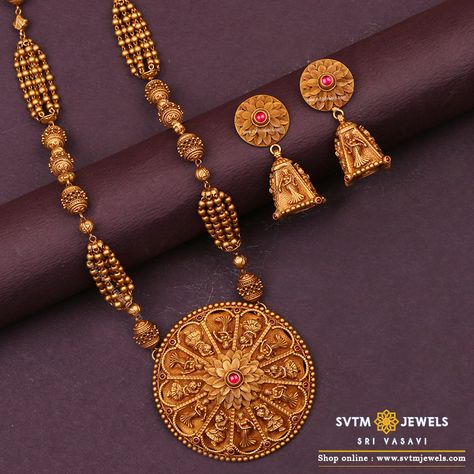 Traditional South Indian Jewellery, Indian Gold Jewellery, Jewelry Necklace Simple, Jewelry Traditional, Long Haram, Jewellery Photography, Antique Necklaces Design, Choker Necklace Designs, Antique Gold Jewelry Indian