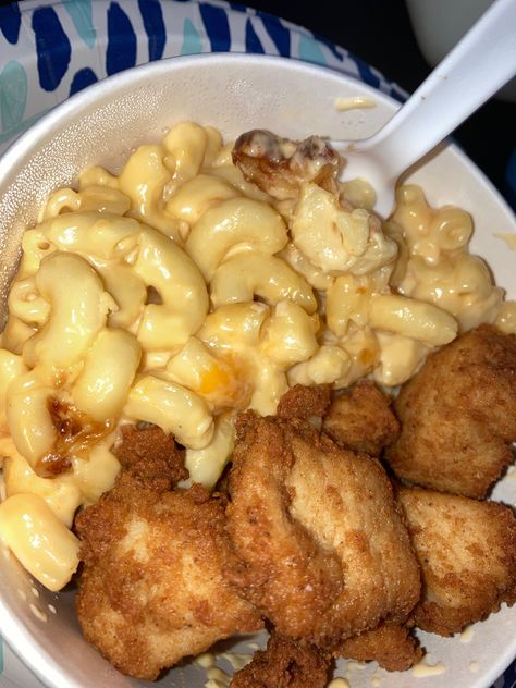 Macaroni And Cheese And Chicken, Chic Fil A Aesthetic, Chickfila Mac And Cheese, Chickfila Aesthetic, Chickfila Breakfast, Chick Fa La, Summer Finger Foods, Fitness Cake, Chocolate Delivery