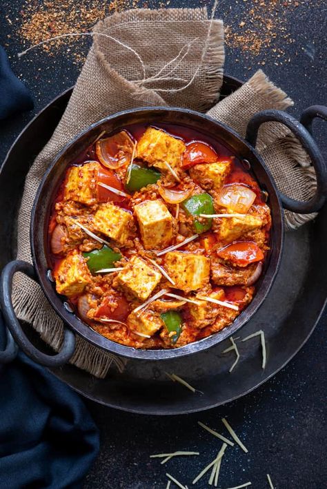 Karahi Paneer Recipe, Paneer Kadai Recipe, Paneer Recipe Video, Kadai Paneer Recipe, Paneer Gravy, Kadai Paneer, Veggie Mains, Chilli Paneer, Paneer Dishes